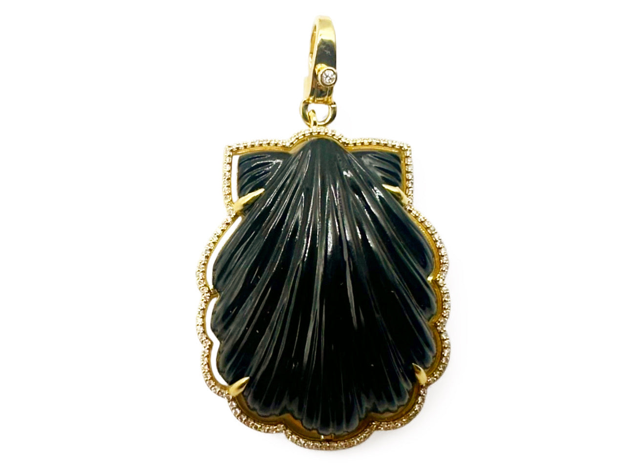 CARVED BLACK ONYX GEMSTONE SHELL AMULET SET IN 14K GOLD WHITE DIAMONDS