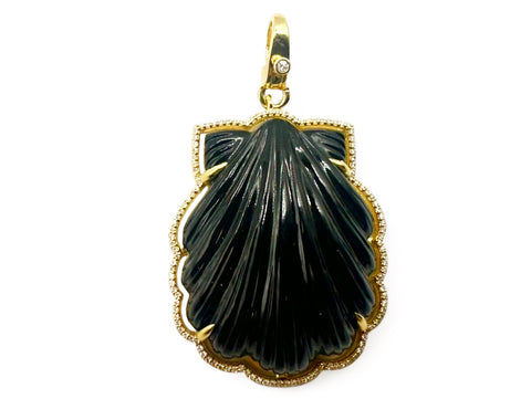 CARVED BLACK ONYX GEMSTONE SHELL AMULET SET IN 14K GOLD WHITE DIAMONDS