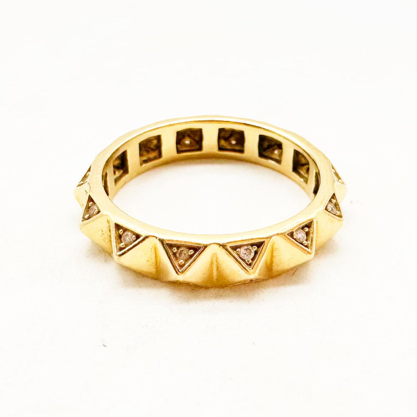 GOLD PYRAMID RING WITH DIAMONDS