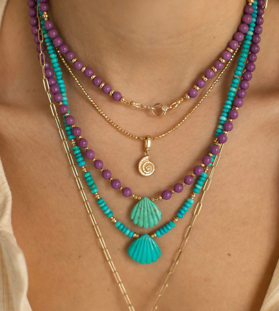PURPLE GEMSTONE NECKLACE WITH TURQUOISE CARVED SHELL