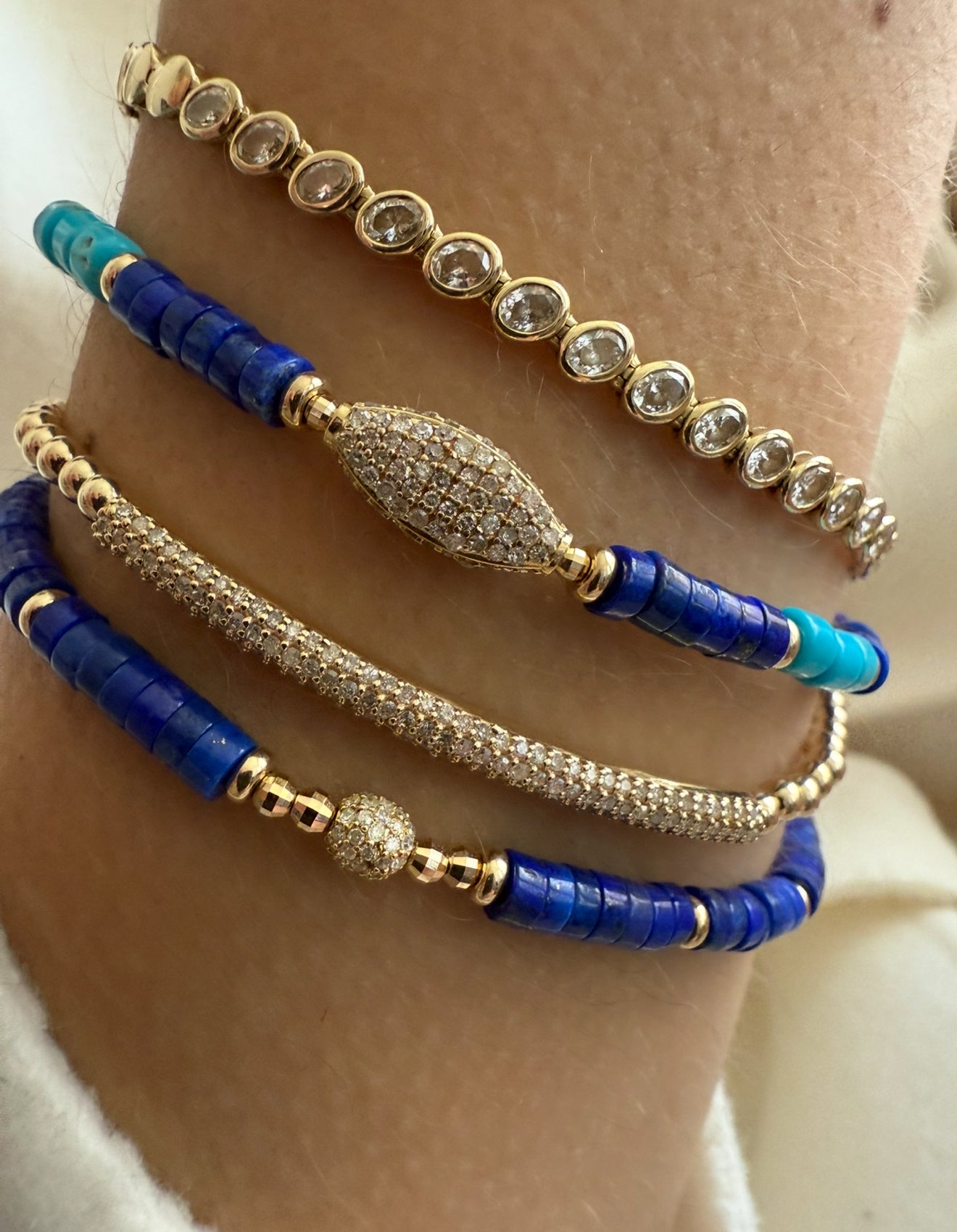 14K GOLD & DIAMOND BAR BANGLE