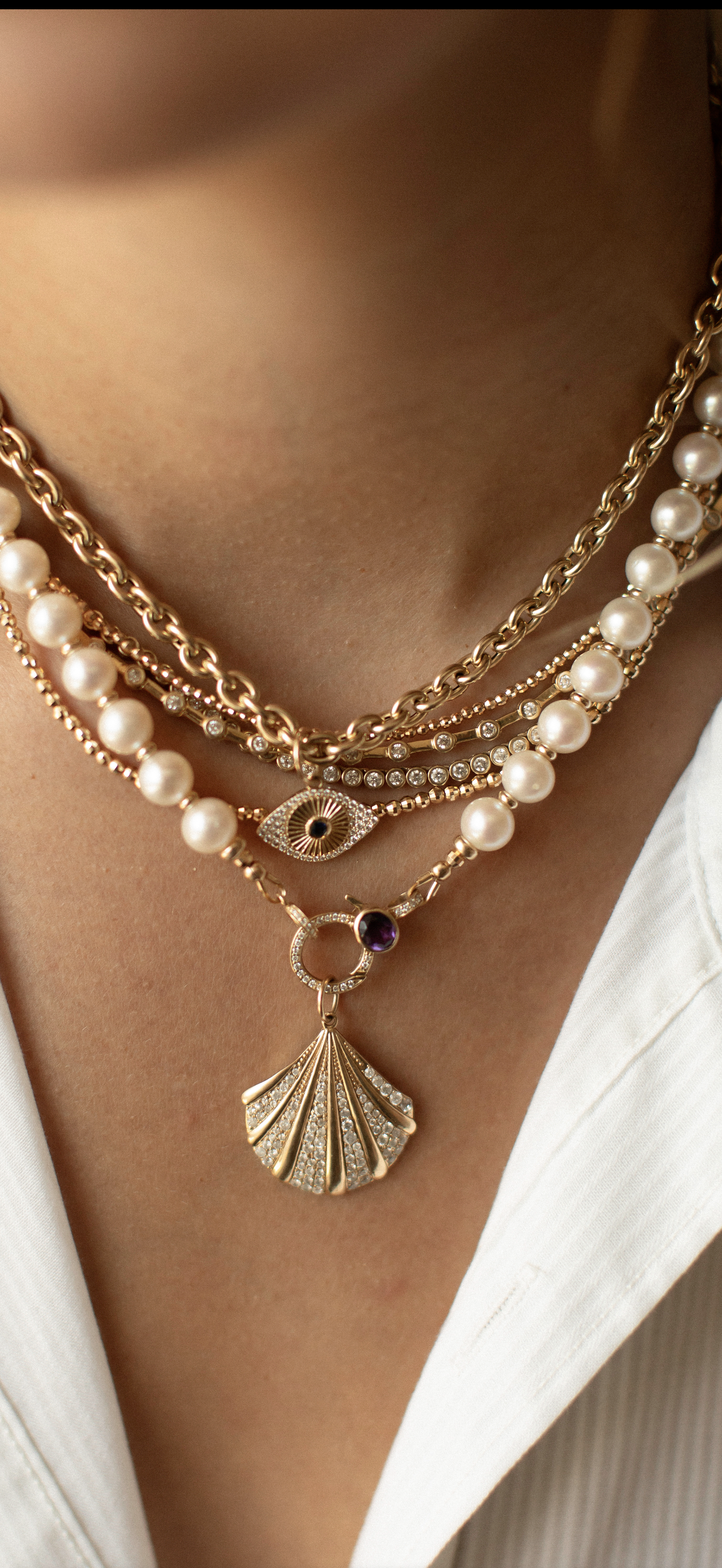 PEARLS WITH DIAMOND AND AMETHYST CLASP