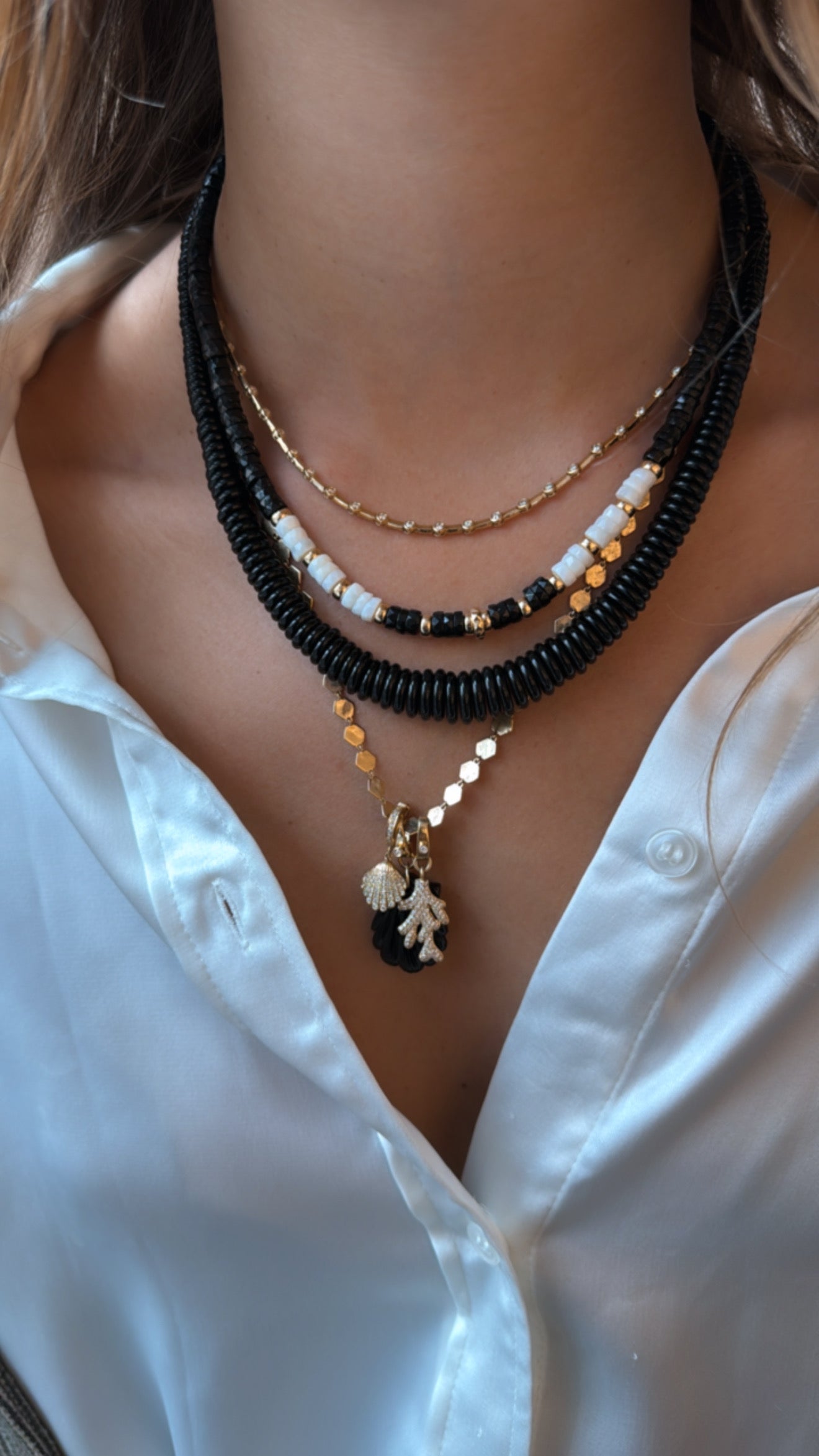 BLACK SPINEL GRADUATED STRAND