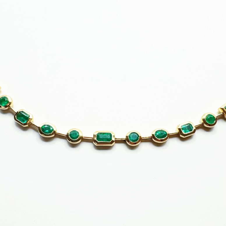 EMERALD AND 14K GOLD BRACELET