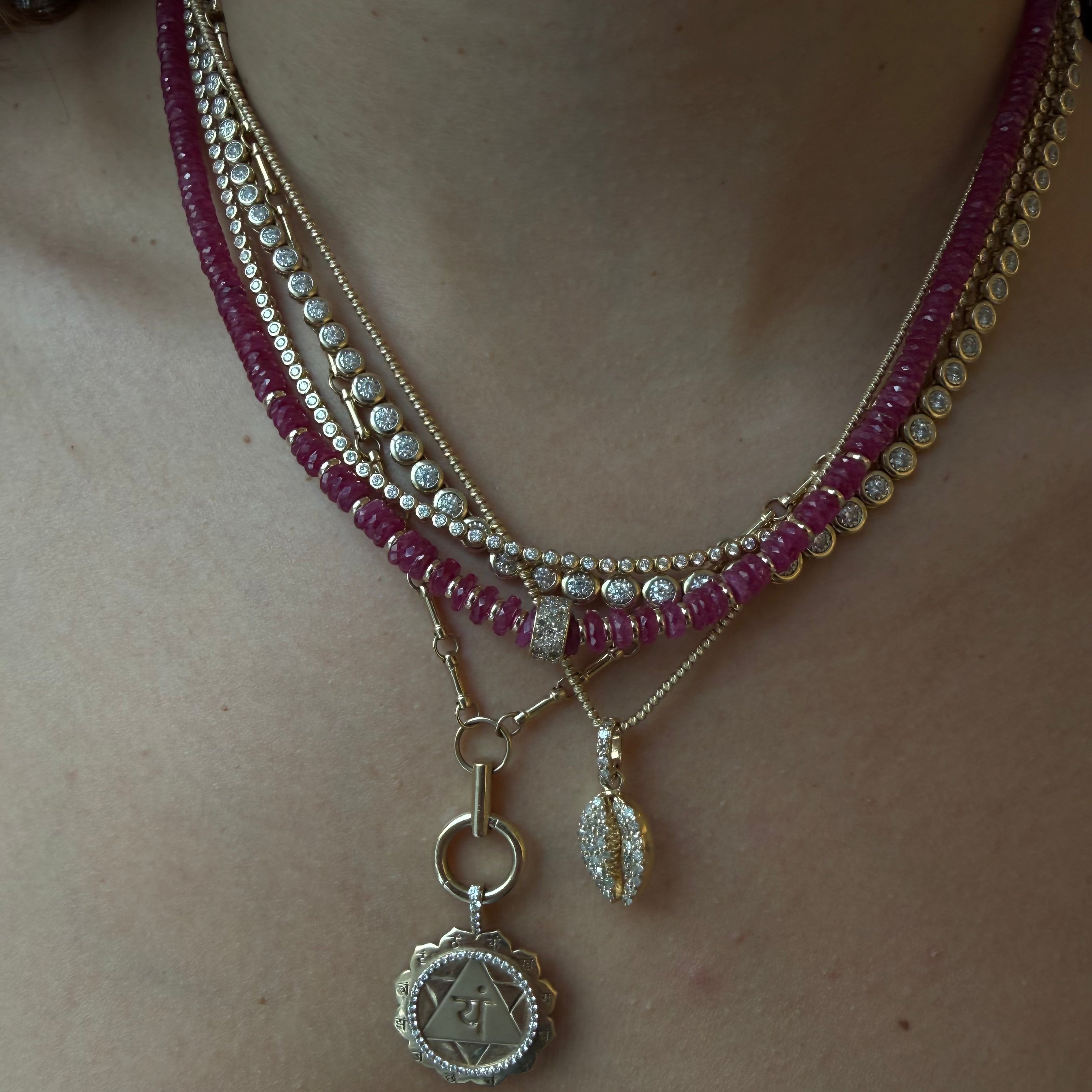 PINK SAPPHIRE HEISHI CUT NECKLACE WITH DIAMOND RONDELLE BEAD