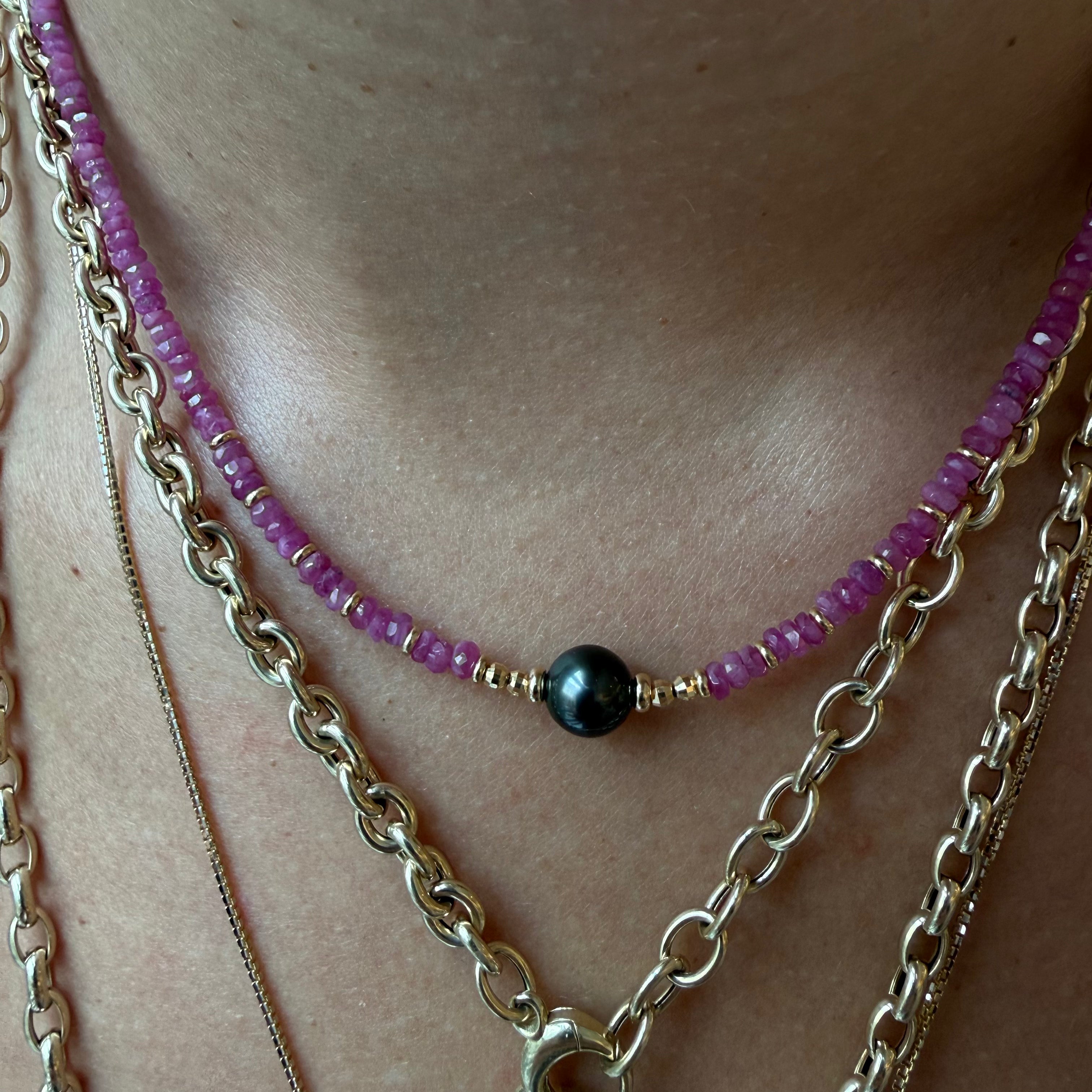 TURQUOISE OR PINK SAPPHIRE AND BABY TAHITIAN PEARL NECKLACE