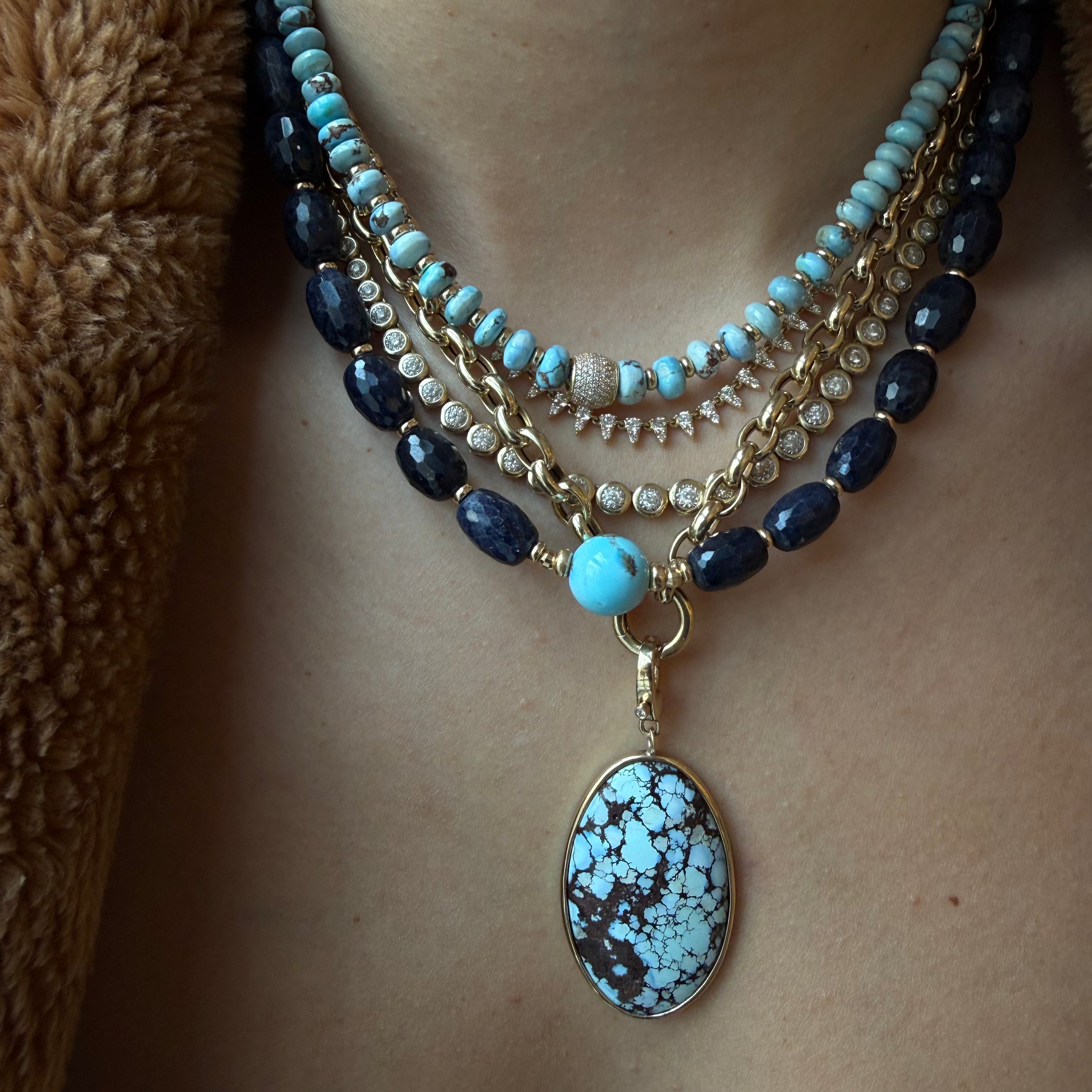 BLUE SAPPHIRE AND GOLDEN HILL ANTIQUITY NECKLACE