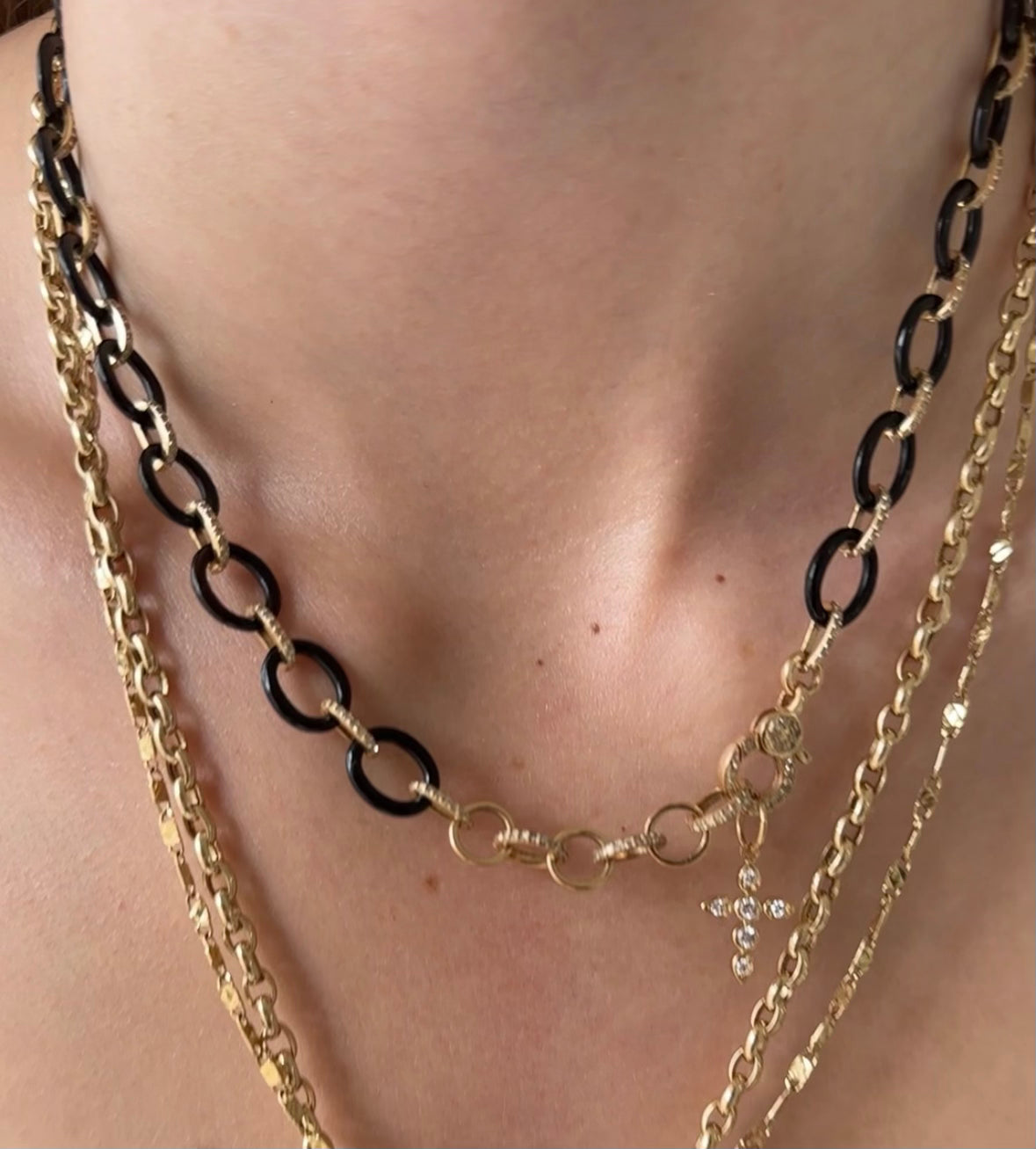 BLACK ONYX AND 14K GOLD AND DIAMOND LINK NECKLACE