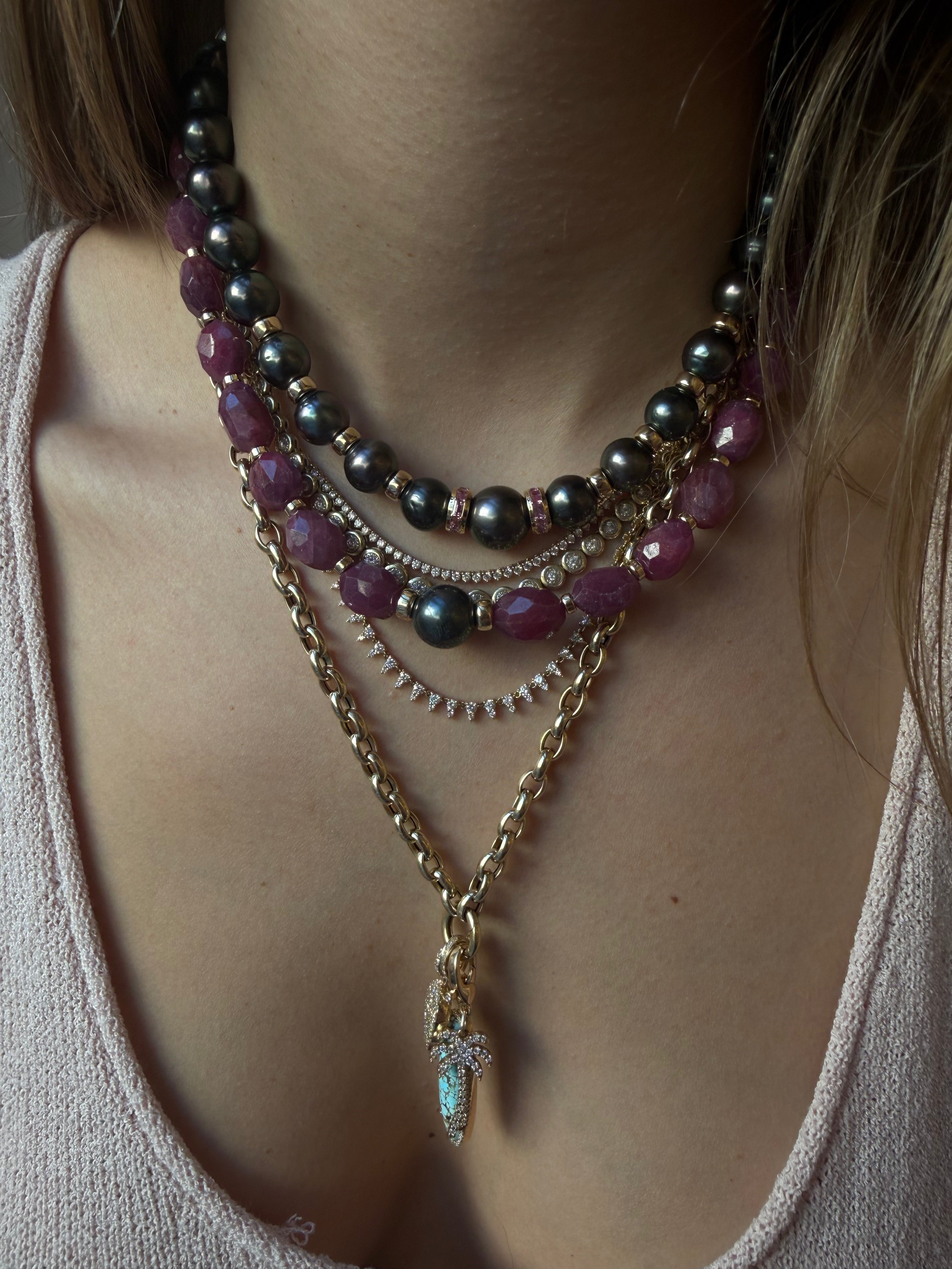 TAHITIAN PEARL NECKLACE WITH SAPPHIRE AND GOLD BEADS