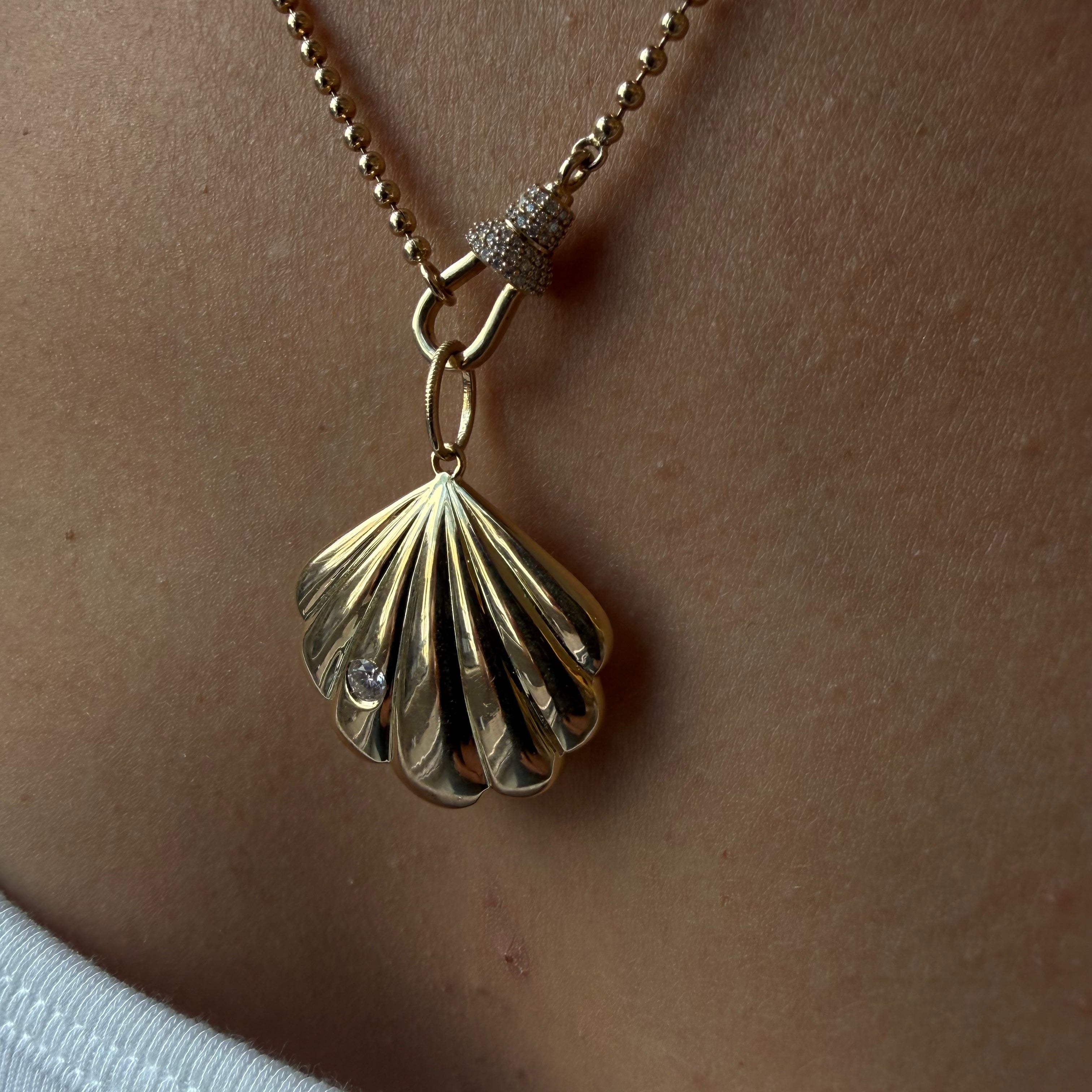 14K GOLD SHELL CHARM