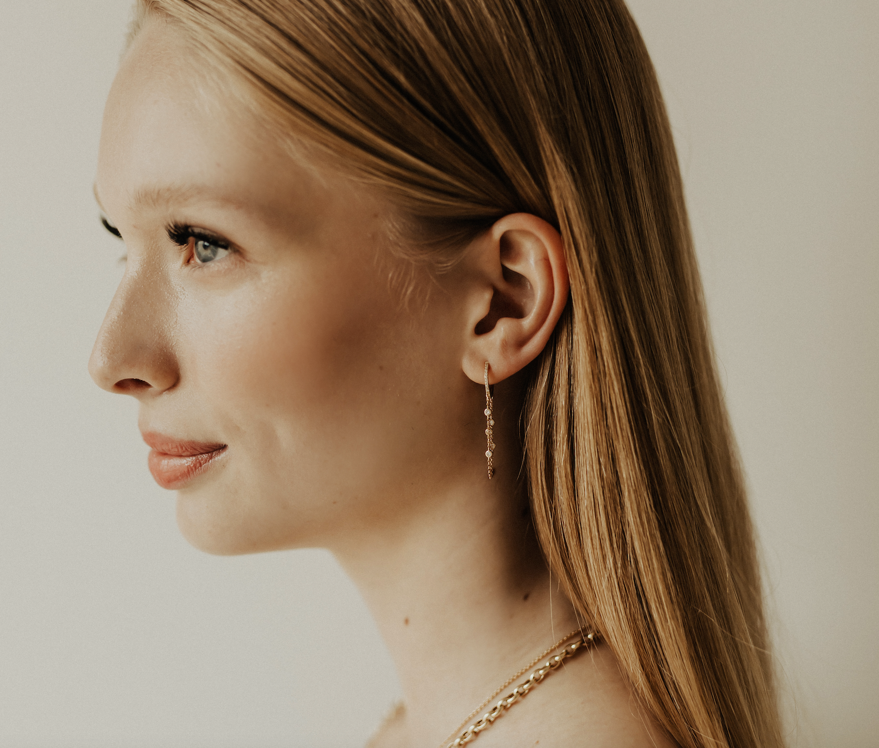 14K GOLD AND DIAMOND HOOPS WITH BEZEL DIAMOND CHAINS