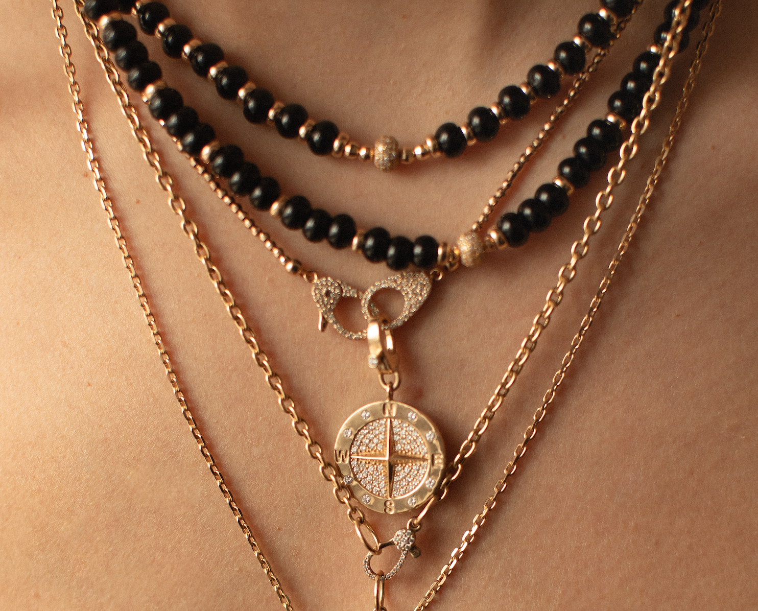 14K GOLD AND DIAMOND COMPASS PENDANT