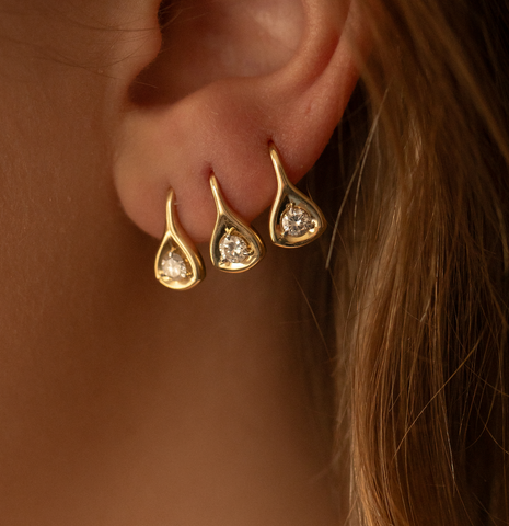 14K GOLD DIAMOND DROP EARRINGS.
