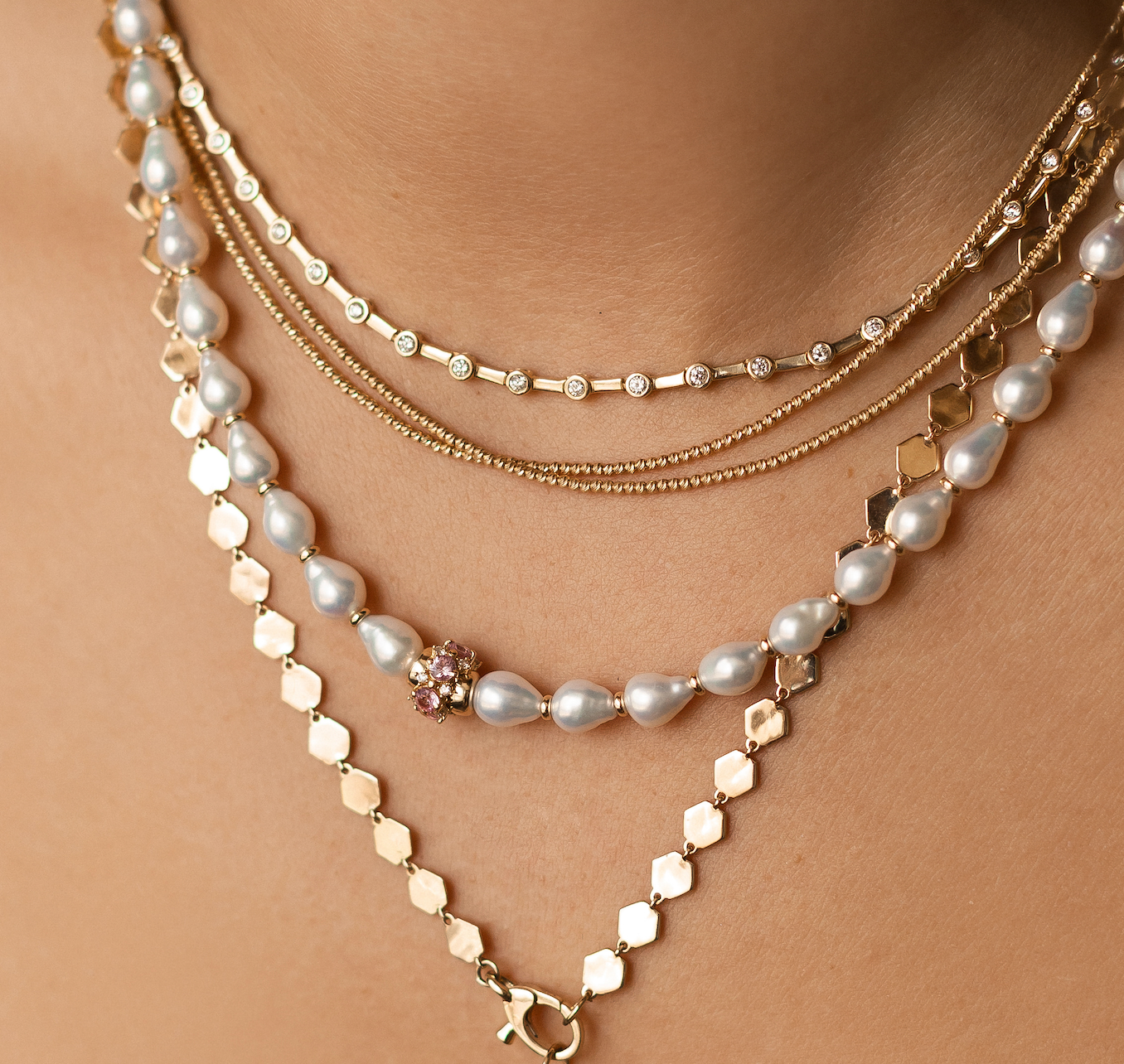 THE GOLD SPARKLE BEADED CHAIN