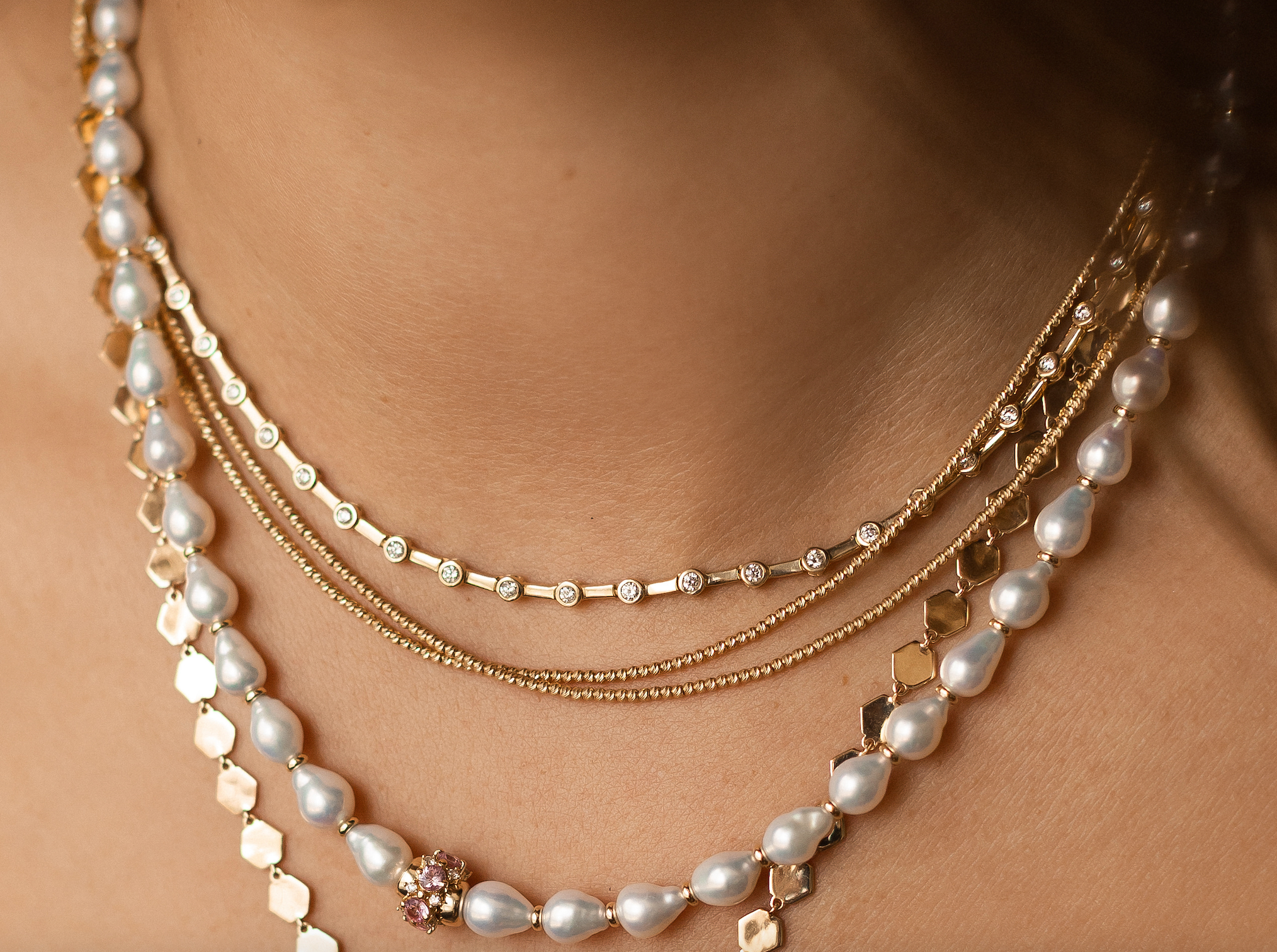 THE GOLD SPARKLE BEADED CHAIN