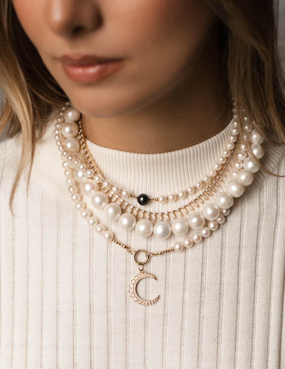 WHITE PEARL & TAHITIAN PEARL NECKLACE