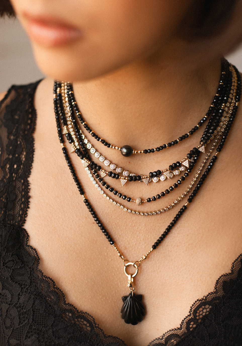 BLACK SPINEL AND 14K GOLD NECKLACE WITH DIAMOND RONDELLE