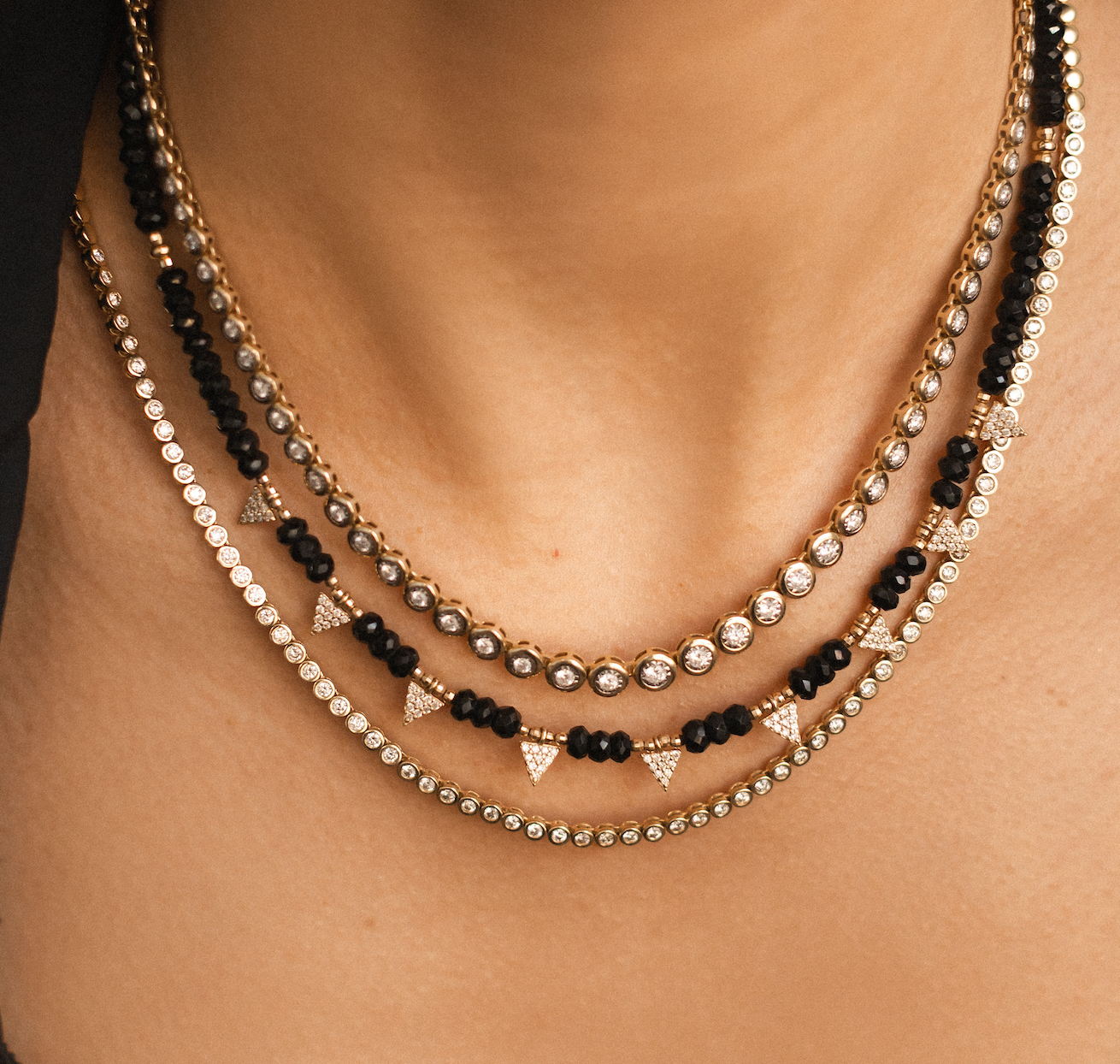 14K GOLD & BLACK GEMSTONE NECKLACE WITH DIAMOND TRIANGLES