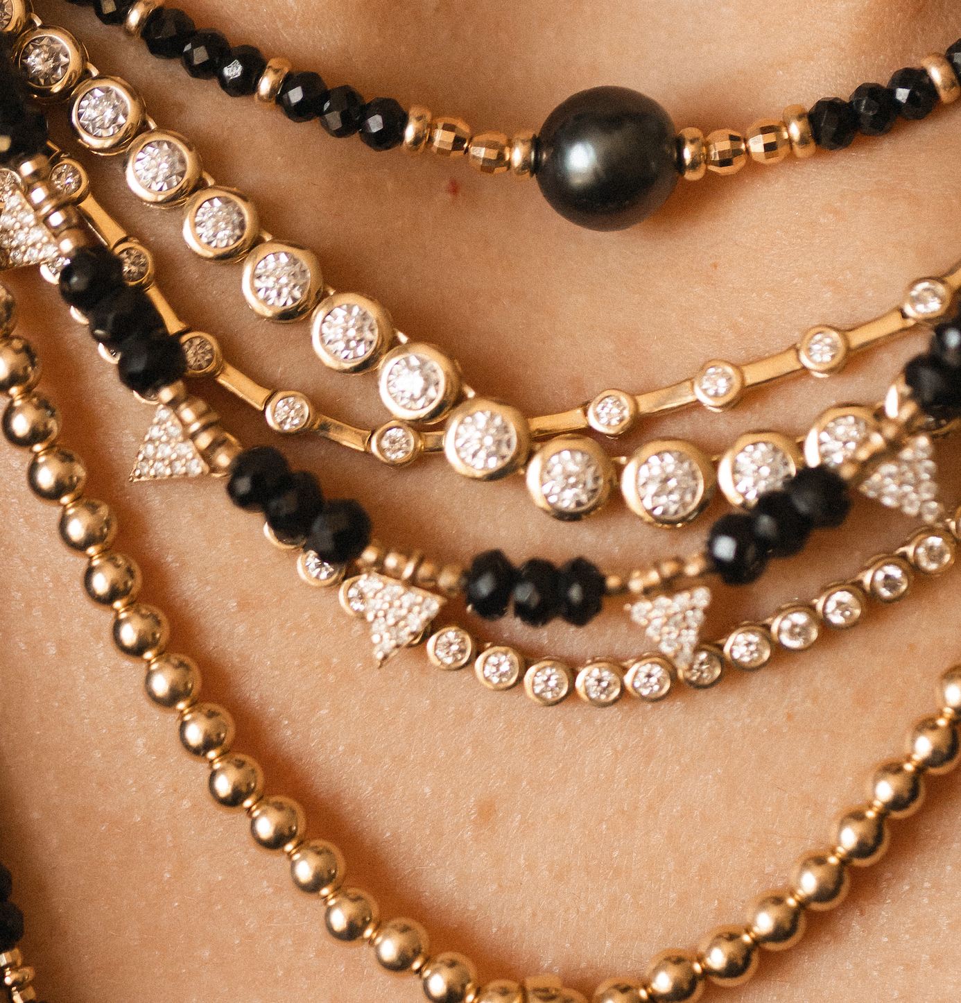 14K GOLD & BLACK GEMSTONE NECKLACE WITH DIAMOND TRIANGLES