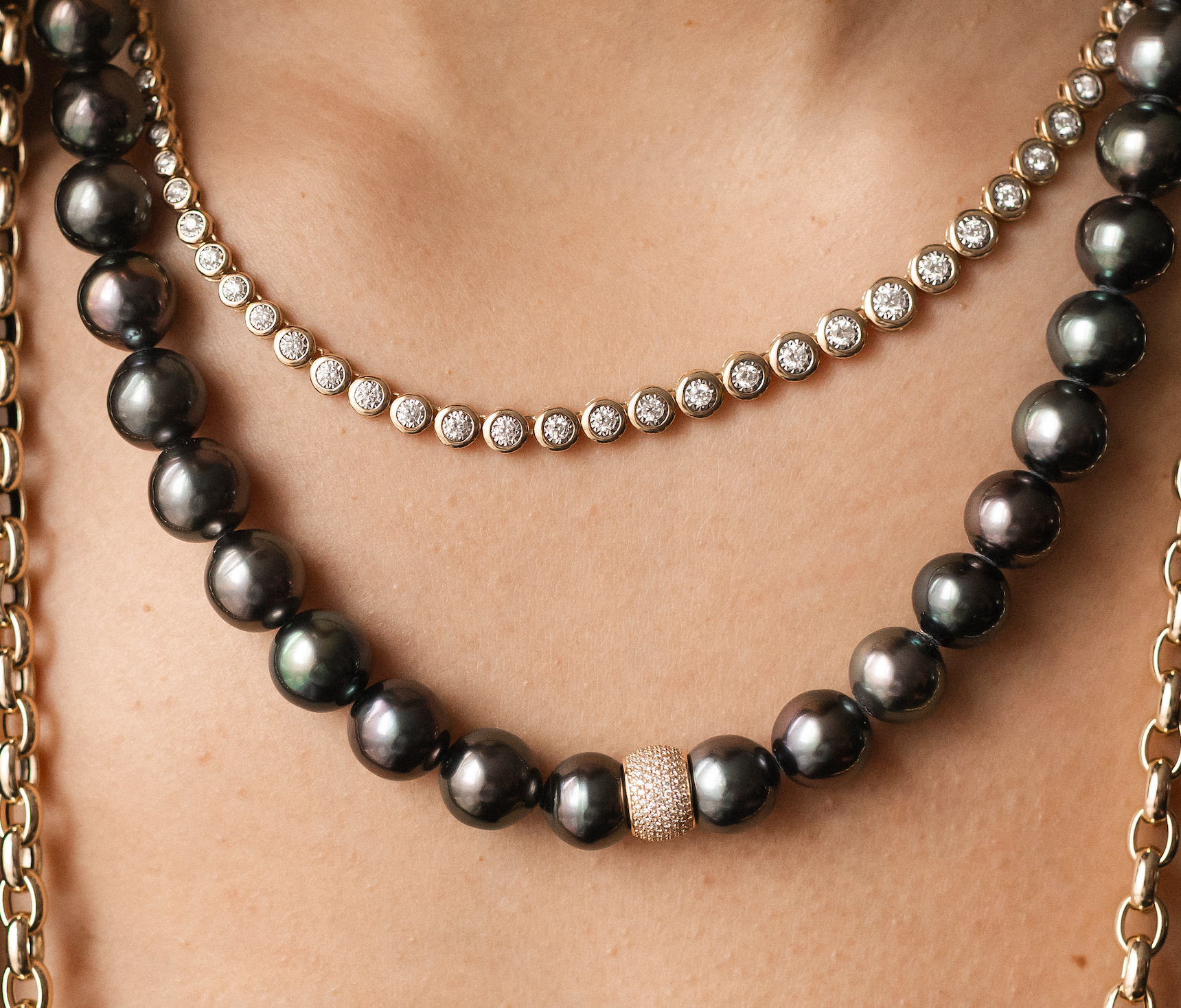 TAHITIAN PEARL NECKLACE WITH 14K GOLD