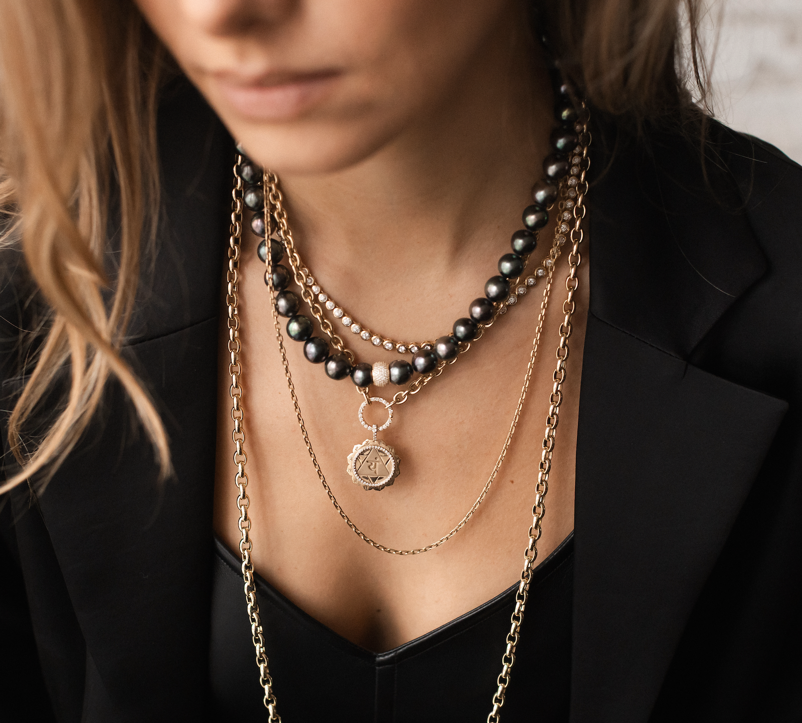 TAHITIAN PEARL NECKLACE WITH 14K GOLD