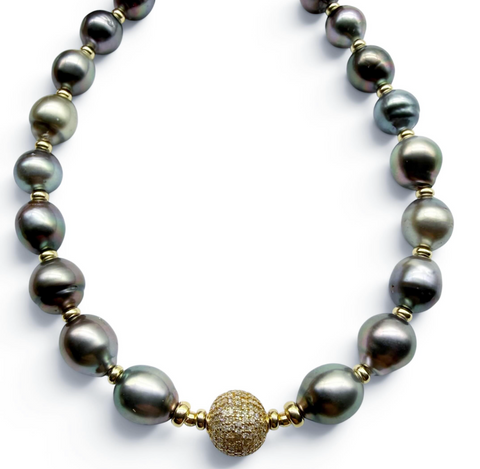 TAHITIAN PEARL NECKLACE WITH DIAMOND FOCAL BEAD
