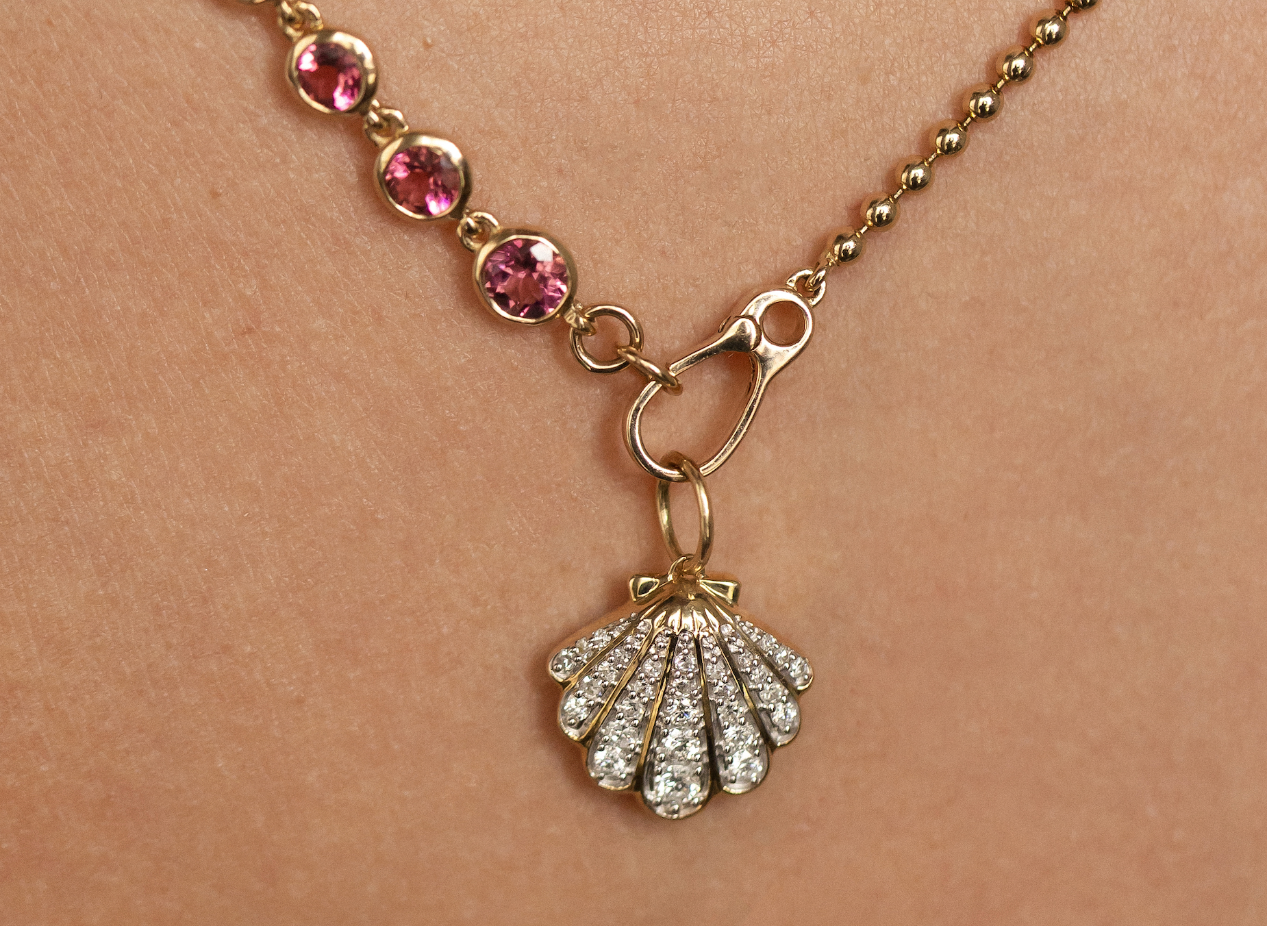 SOLID GOLD & DIAMOND 14K GOLD SHELL CHARM