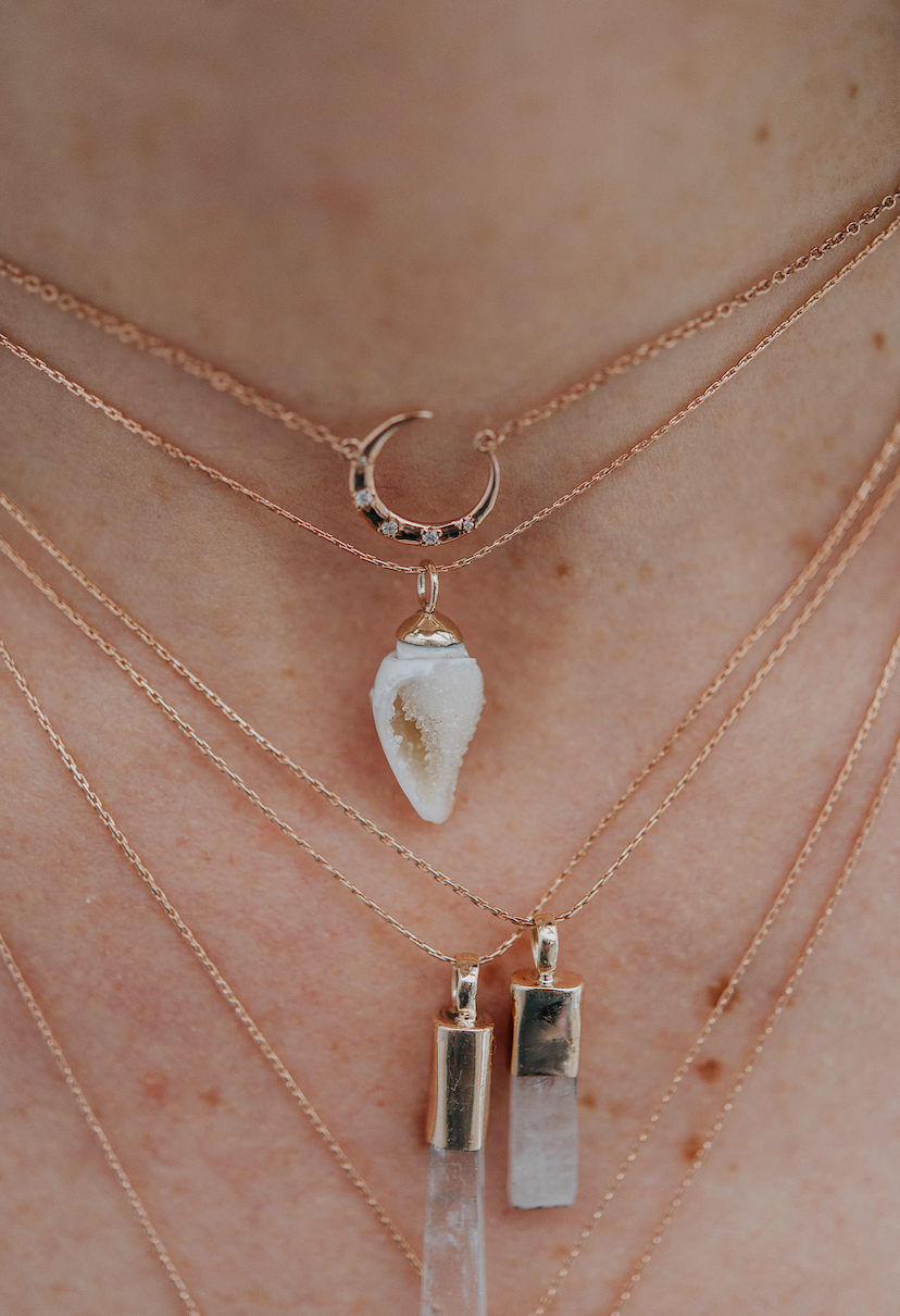 CRYSTAL SHELL AMULET GIFT WITH PURCHASE